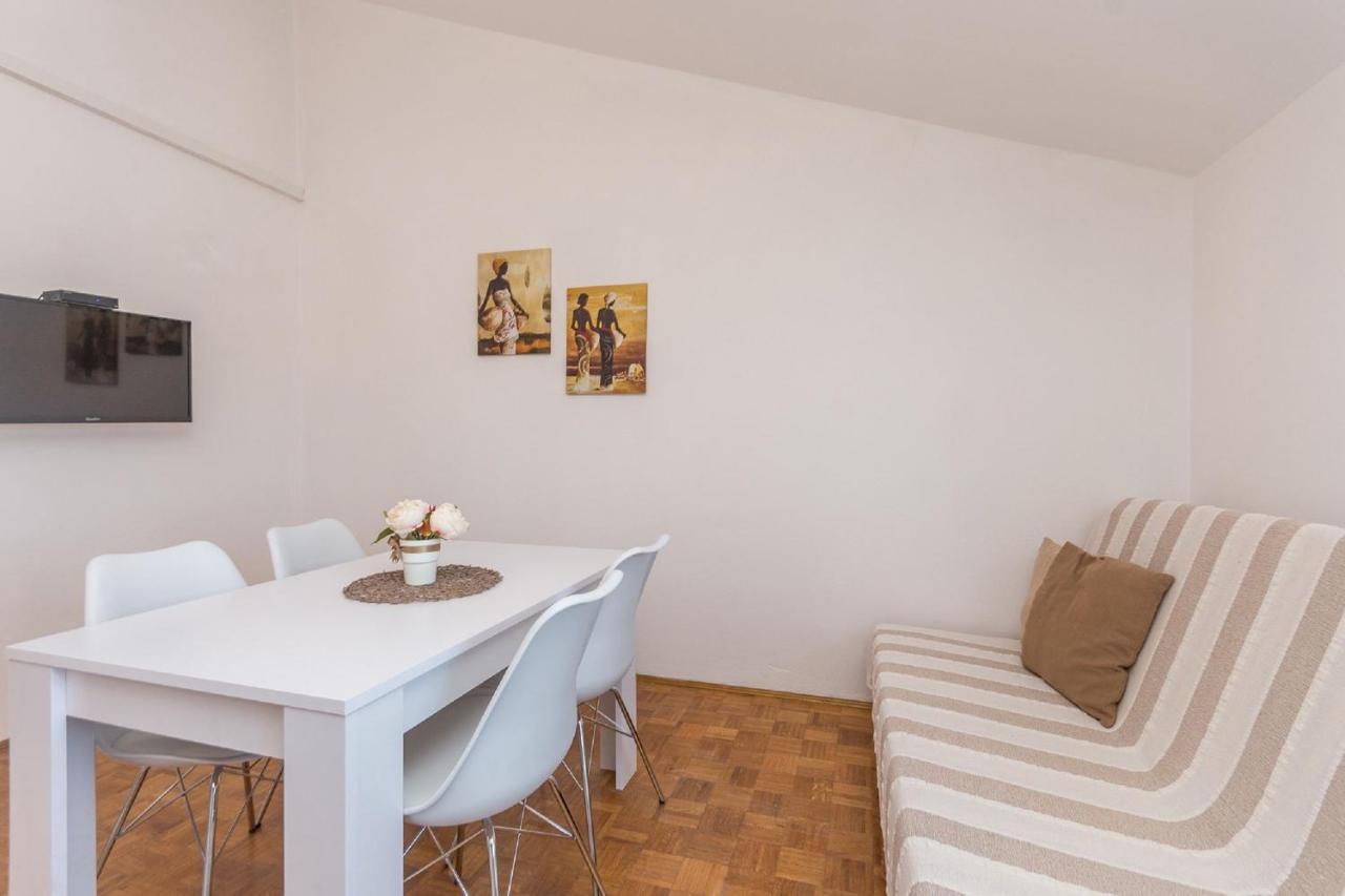 Apartment Lucija Biograd Na Moru Bagian luar foto