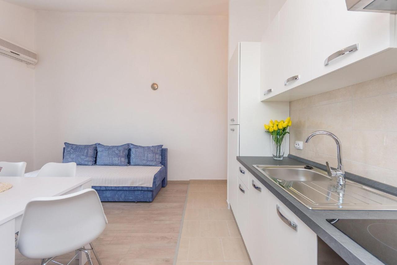 Apartment Lucija Biograd Na Moru Bagian luar foto